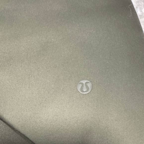 lululemon athletica Olive Green cropped Pants size 2 - Picture 2 of 5